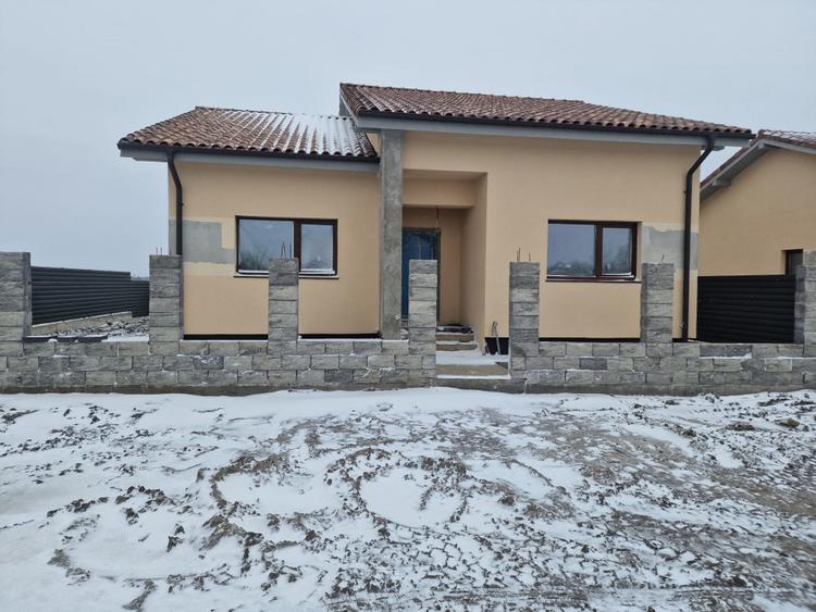 Cernica, casa pe parter, construcție nouă, 4 camere, 350mp teren, utilități