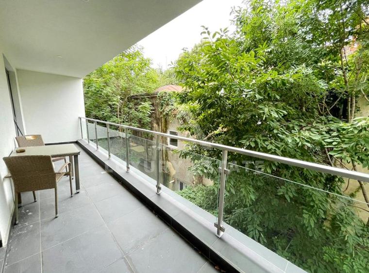 Spacious luxurious 2 bedroom For Rent - boutique building -Kiseleff park