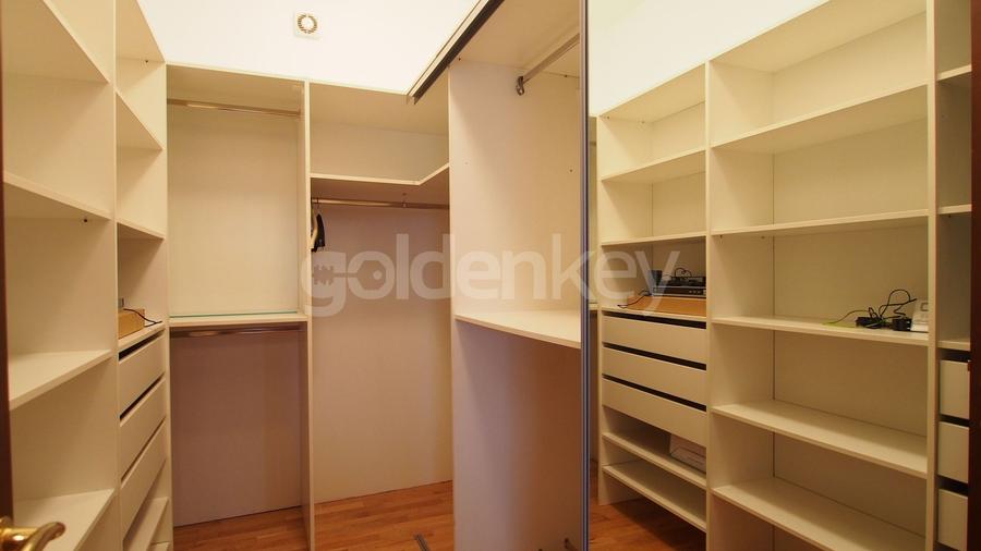 Apartament spatios cu 4 camere, vedere frumoasa