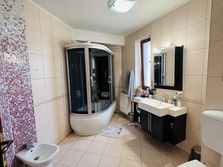 Vila superba 526 mp construiti, 765 mp teren, P+1+M+P, Chiajna