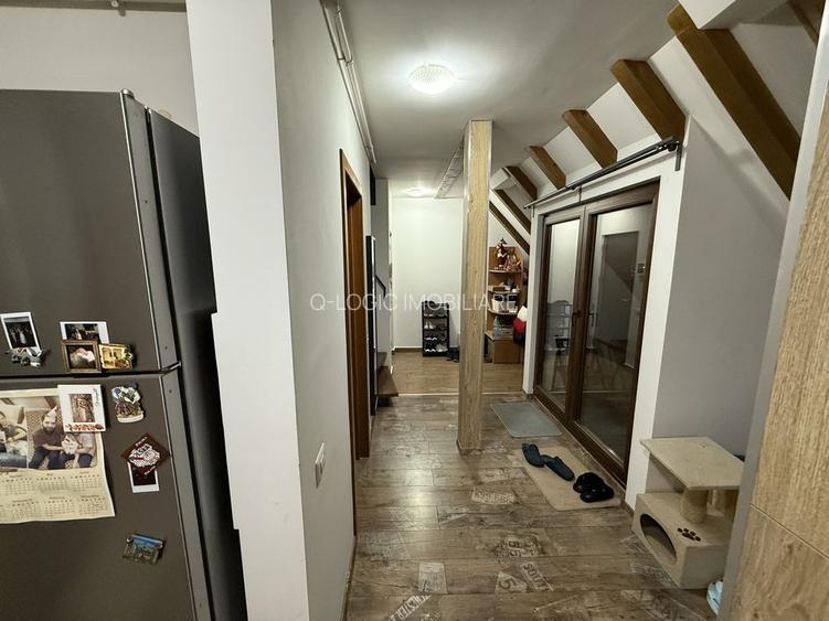 Apartament 3 camere mansarda pe 2 niveluri zona Coresi - 3