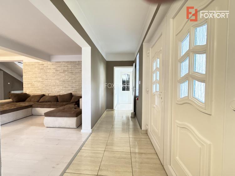 Casa cu 5 camere, 219 mp utili si 588 mp teren, de vanzare in Sanmihaiu Roman - 16