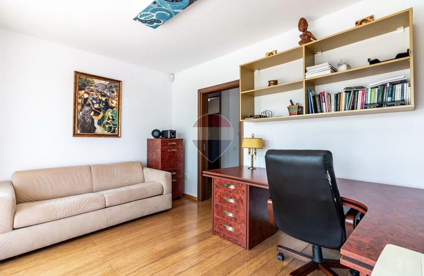 Apartament 4 camere de vanzare la Unirii, 3xparcare, boxa, bloc nou
