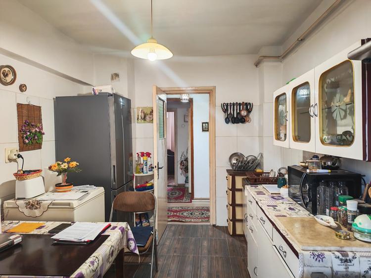 Apartament 3 camere str Emil Racovita