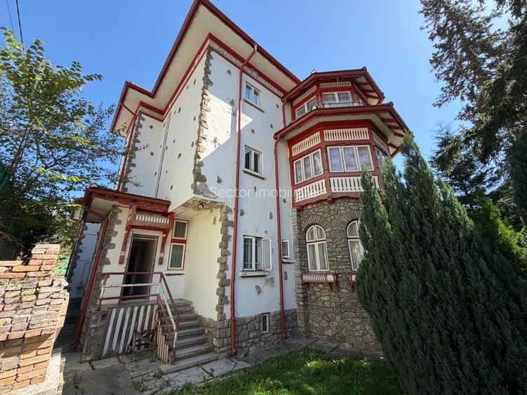 Vilă istorică de vânzare Castel Aura Buzescu Bușteni str. Victoriei nr. 11