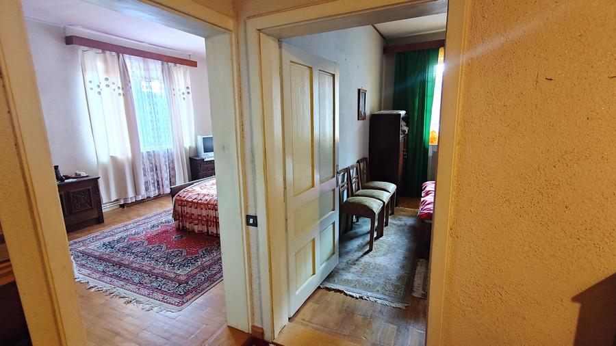 Casa 6 camere in Cisnadie cu garaj si teren 250 mp
