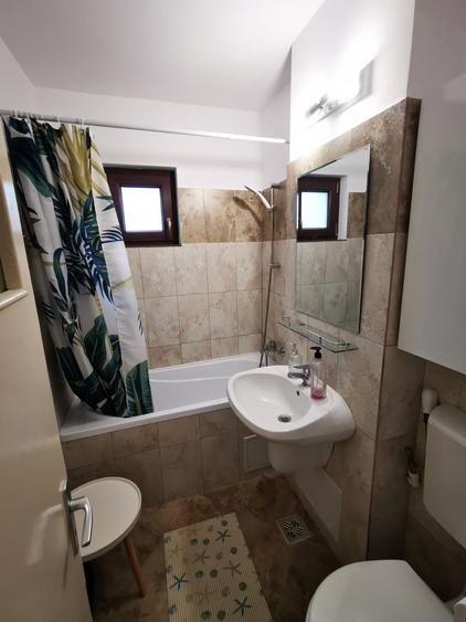 Apartament 2 camere, decomandat, etaj 1/4, zona Tatarasi