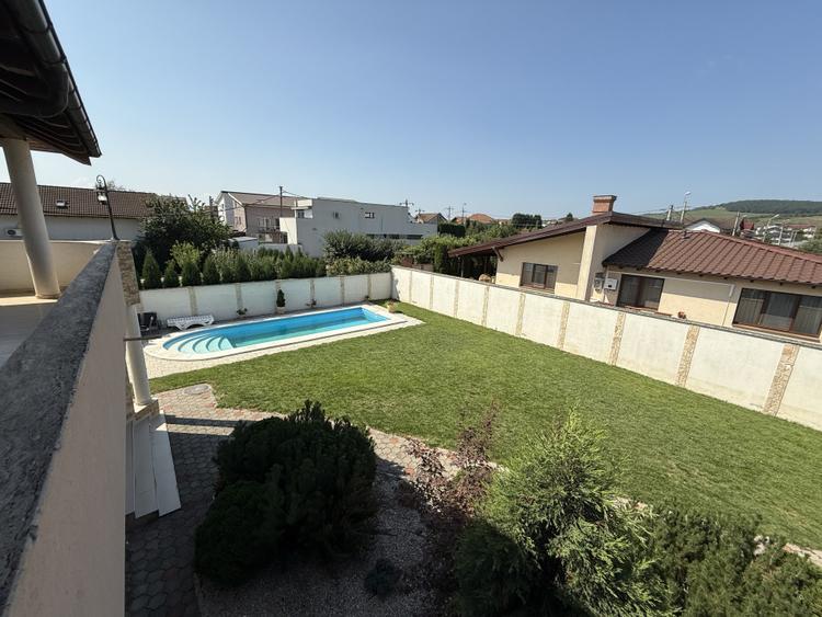 VILǍ CU PISCINǍ | 200 MP UTILI | 5 camere | ZONĂ EXCLUSIVISTĂ
