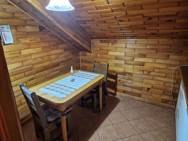 De Vanzare Apartament 3 camere Decomandat -bloc tip vila Obcini