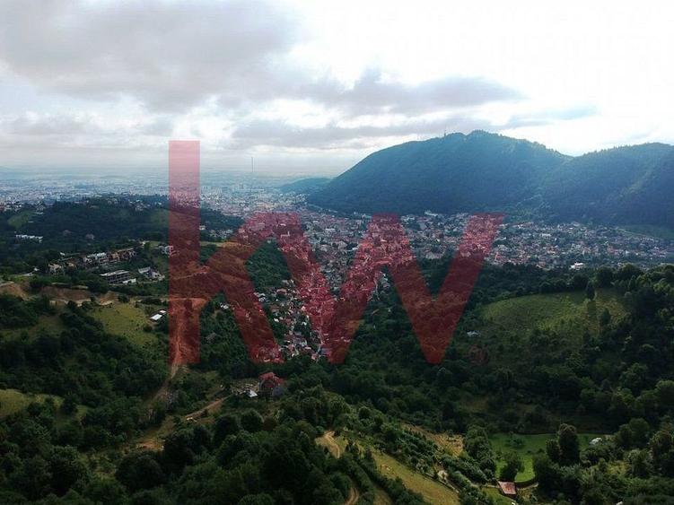 Teren cu priveliste superba si deschidere la drumul de Poiana Brasov