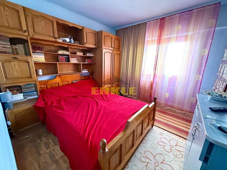 VÂNZARE APARTAMENT 3 CAMERE – ZONA MALL