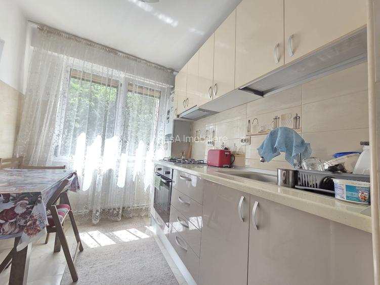 Apartament 3 camere Micro 17 etaj 1 renovat complet - 2