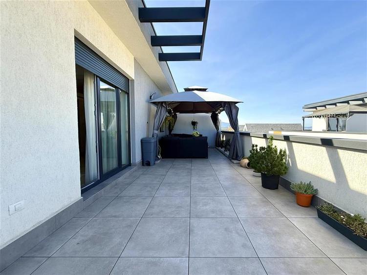 Apartament tip Penthouse, 3 camere, terasa 50mp – Coresi