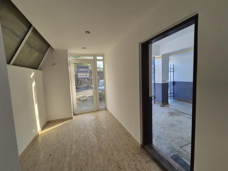 Casă de vânzare în Alexandria – Central, 7 camere, 4 spații comerciale, renovată