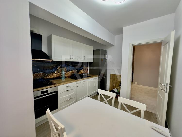 4 Camere Decomandat Mobilat Utilat Pod Constanta