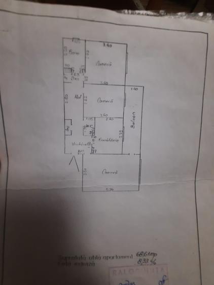 Apartament cu 3 camere decomandat, etaj 2/4, zona Cug