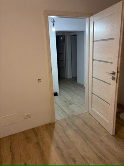 Dâmbovița| 3 camere | 2 băi | Boxa | Complet renovat | Încălzire în pardoseală