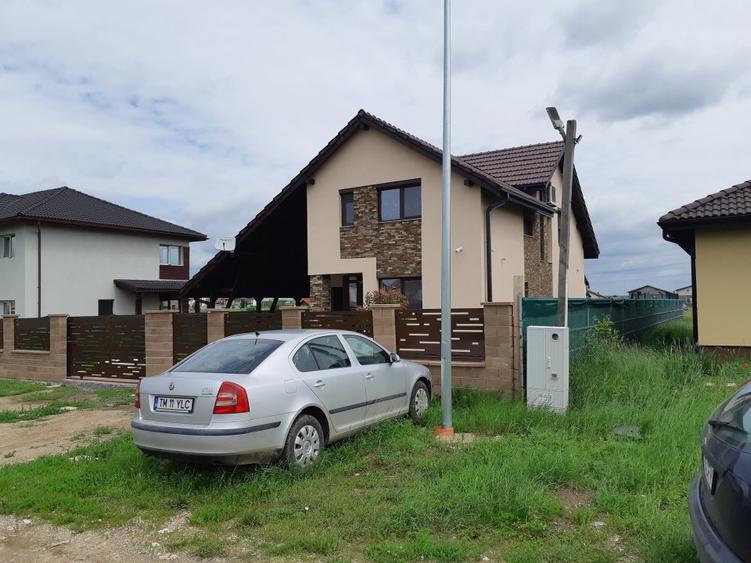 Dumbravita teren 699 mp 135000 euro