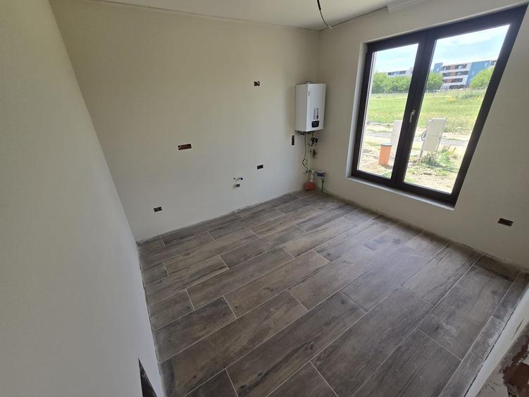 Duplex superb. Suprafata generoasa. 3 Dormitoare. Bucatarie inchisa.