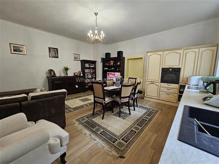 Apartament deosebit cu 3 camere str. Castelului - 25