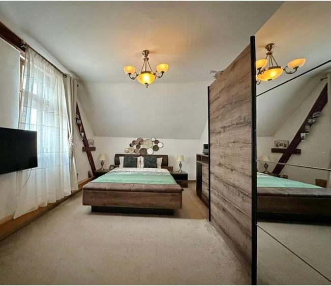 Apartament spațios în Centrul Istoric al Brașovului – zonă premium