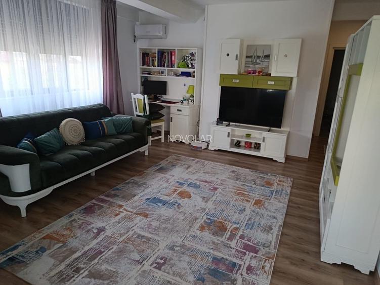 1 Decembrie: Bl 2015Metrou la 1 minut Loc Parcare Obloane Electrice Masina Vase - 5