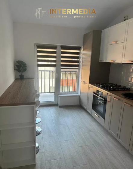 Apartament 3 Camere Bloc Nou CENTRU Baie Balcon Parcare Clima Mobilat Complet