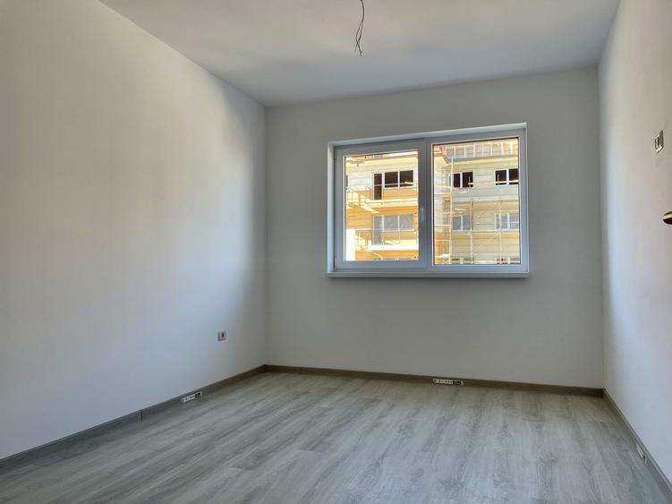 Studio 50 mp, 74 240 euro, parcare inclusă, DEZVOLTATOR.