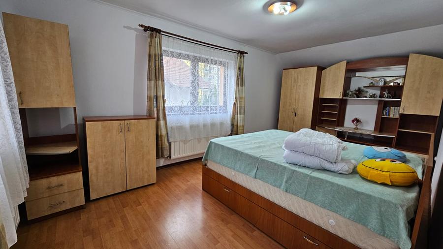 Duplex Tractorul Coresi,mobilat-utilat,curte comuna,650 Euro