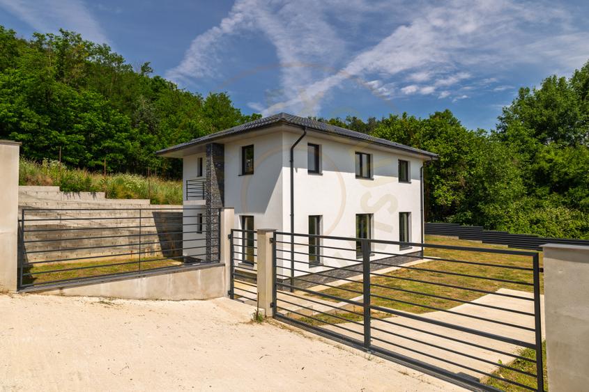 Casă individuală nouă P+1 - 140 mp - Teren 663 mp - Argeșelu