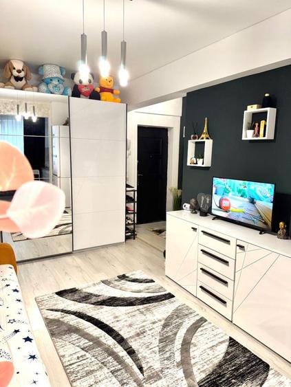 Vand Apartament 2 Camere Lux