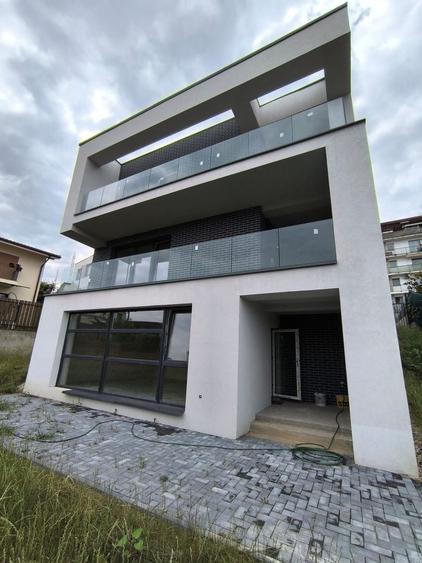 Casa tip duplex constructie noua zona Campului
