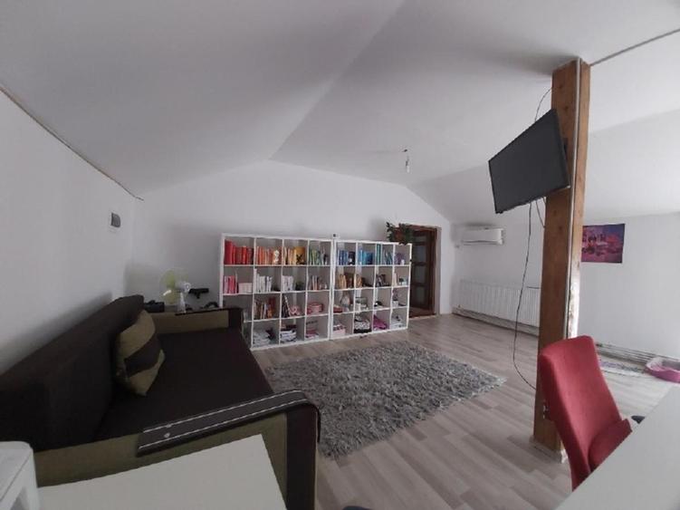 Casa 168mp 5 Camere Teren Plat 1077mp Zona Superbă Fara Trafic 8 km de Deva