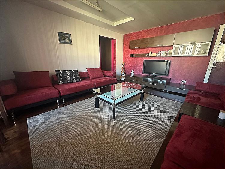 Apartament 2 camere| 51 mp, etaj 3| Piața Cetate