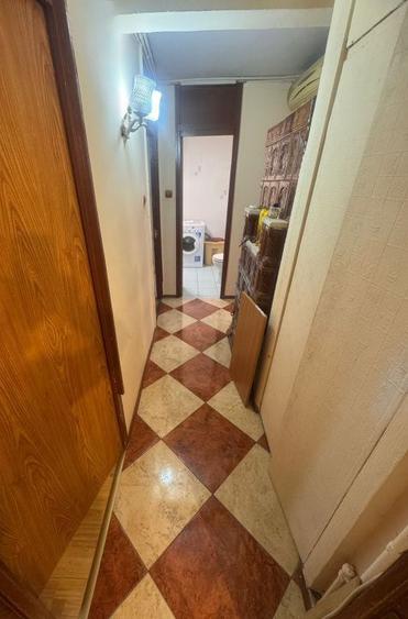 Apartament 3 camere-decomandat-zona Petre Ispirescu