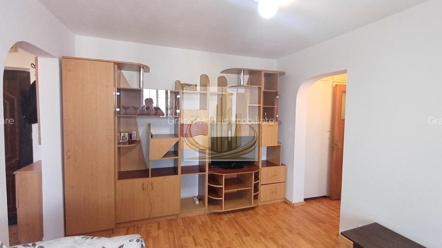 Apartament 2 camere semidecomandat, bloc reabilitat