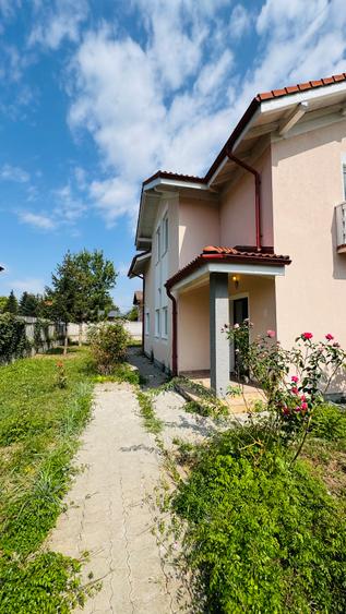 Vila Individuala Laguna Albastra | Bucatarie complet mobilata | Teren 600mp