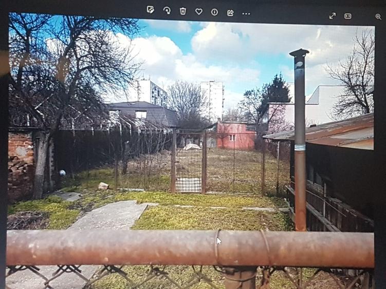 Teren și casa locuibila/demolabila