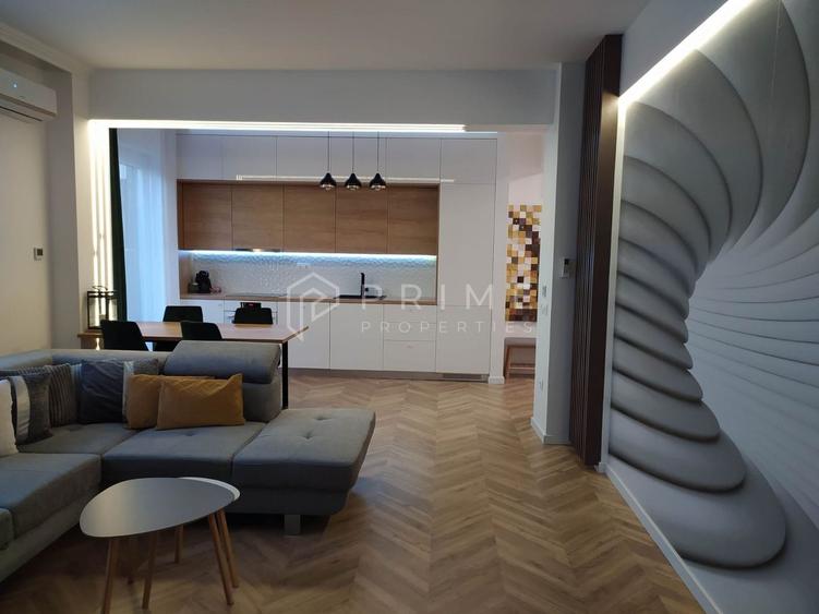 Apartament 2 camere lux de închiriat, central, bloc nou, loc parcare