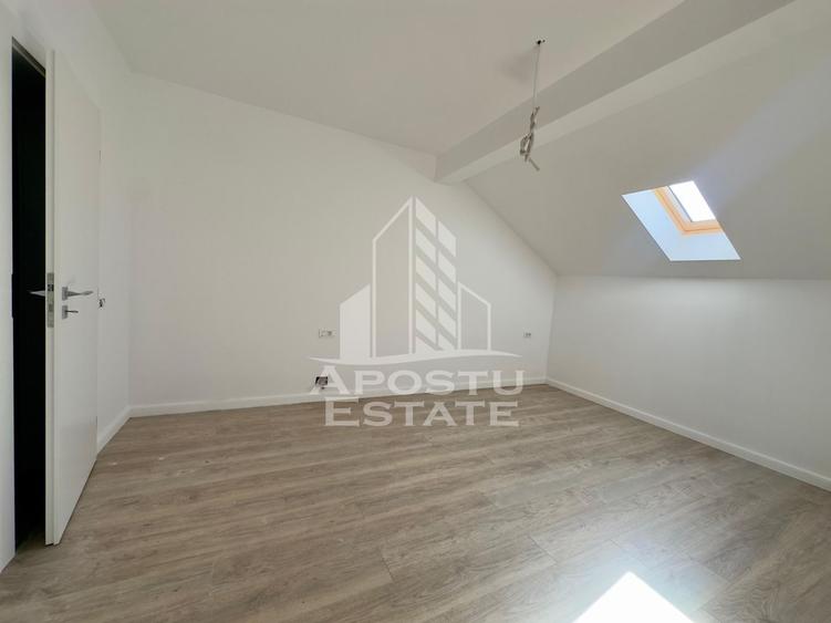 Penthouse cu 3 camere, 2 bai si dressing in spate la Lidl.
