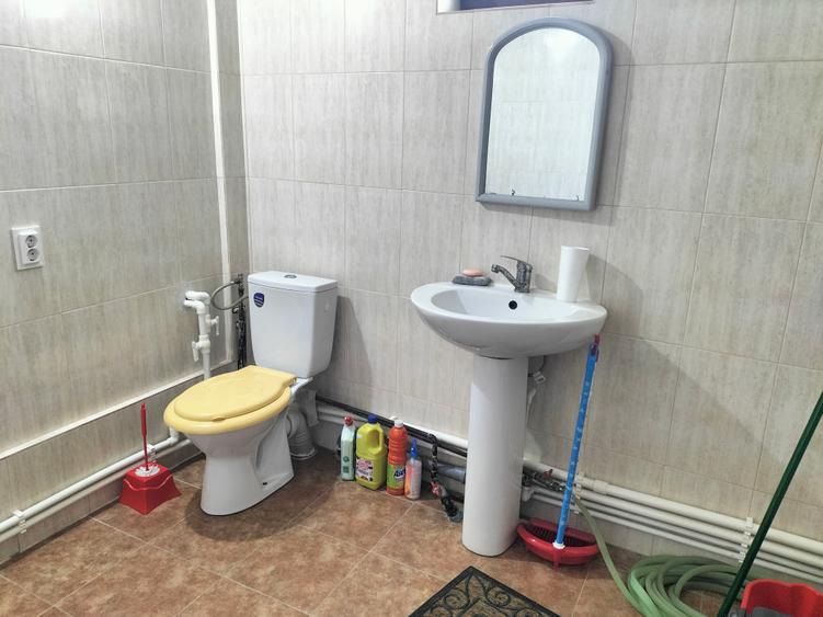 Casă / spațiu comercial - lângă Spitalul Racovița, Mioveni