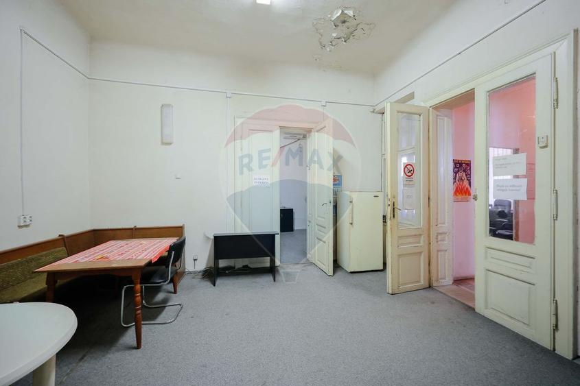 Apartament de vânzare cu 3 camere, str. Cuza Vodă, ultracentral