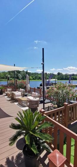 Proprietate exclusivista pe lacul Snagov 490000 euro / Chirie 2500 eu/luna