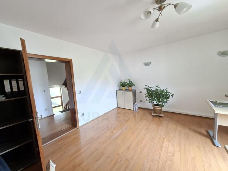Spatiu birouri casa individuala curte proprie 9 birouri Selimbar