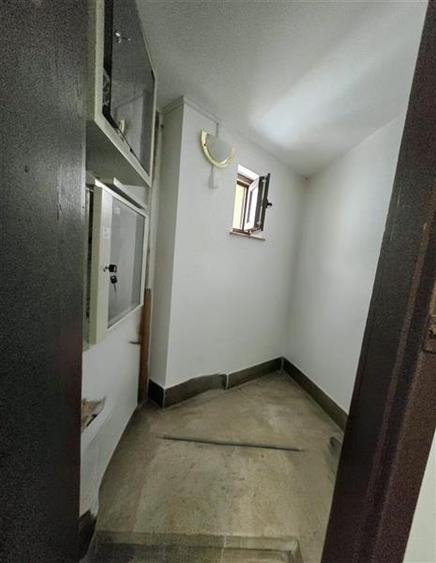 Eleganta interbelica : Apartament cu 6 camere si terasa, ideal pentru birouri sa