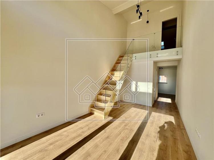 Penthouse 2 camere, bucatarie separata,balcon - mobilat si utilat