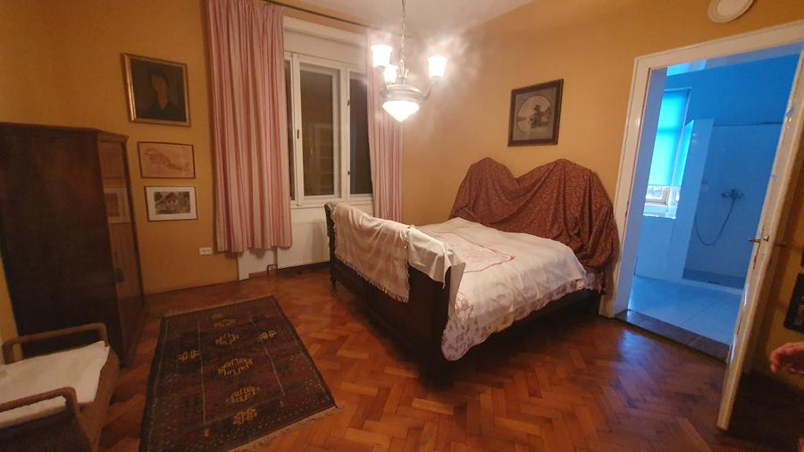 Casa cu teren foarte generos str. Matasarilor colt cu Aleea Ghirodei