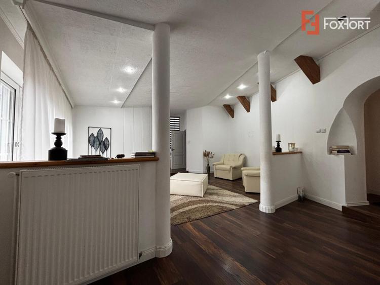 194 mp apartament de lux + 195 mp curte individuala, zona Centrala, Arad