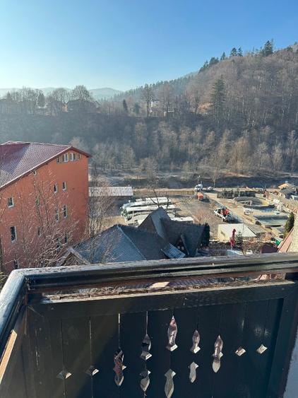 Vand apartament spatios, 2 camere in Sinaia,