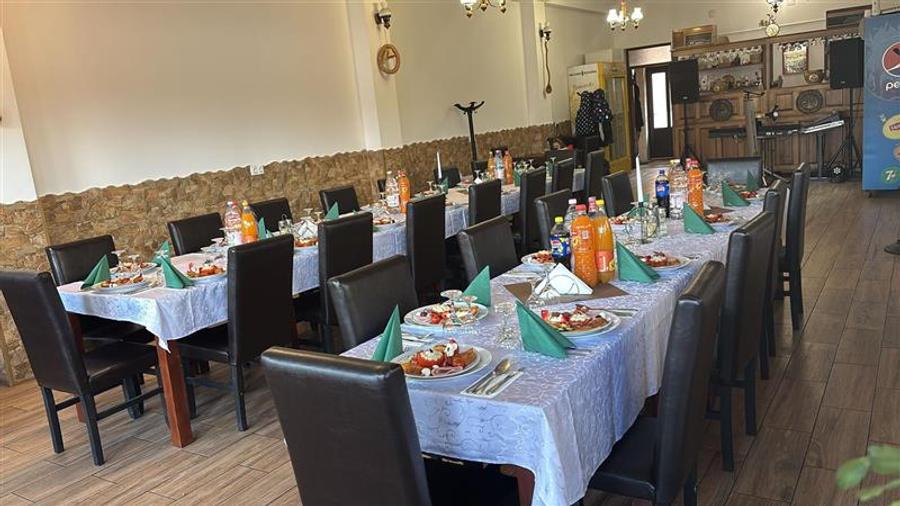 Restaurant cu sala de nunti si magazin alimentar de vanzare in Sancraiul de Mur